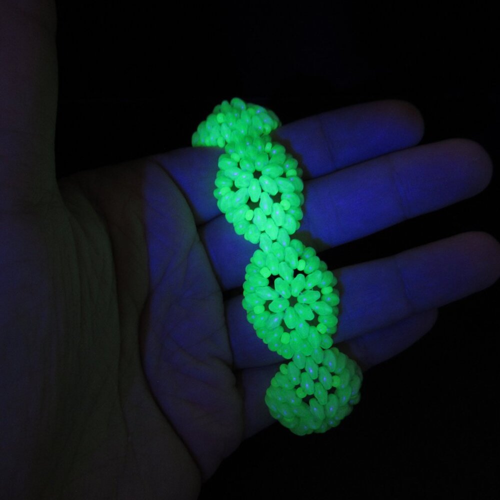 Handwoven UG Superduo Medallion bracelet